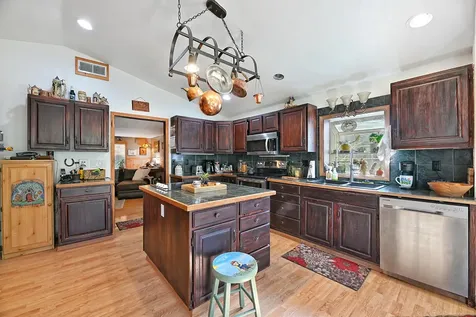 231 Fielder Creek Road Rogue River OR 97537