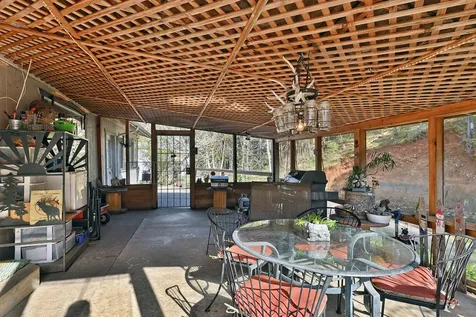 231 Fielder Creek Road Rogue River OR 97537