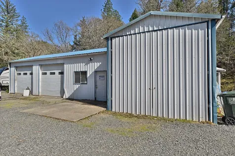 231 Fielder Creek Road Rogue River OR 97537