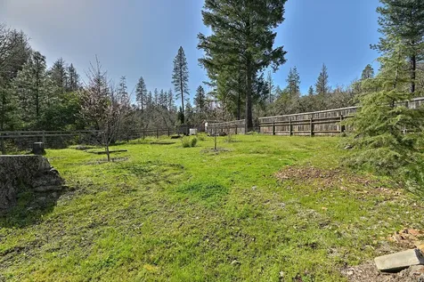231 Fielder Creek Road Rogue River OR 97537