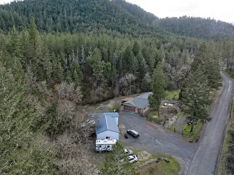 231 Fielder Creek Road Rogue River OR 97537