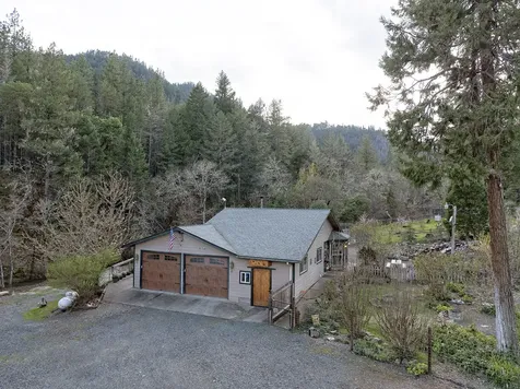 231 Fielder Creek Road Rogue River OR 97537