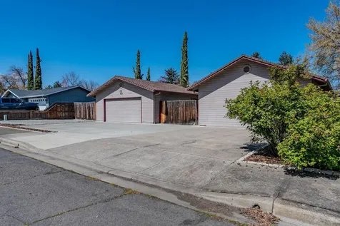 1328 S Oakdale Avenue Medford OR 97501