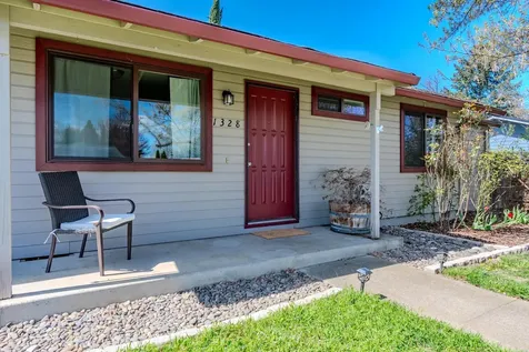 1328 S Oakdale Avenue Medford OR 97501