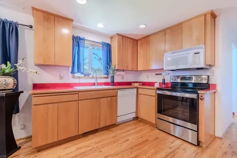 1328 S Oakdale Avenue Medford OR 97501