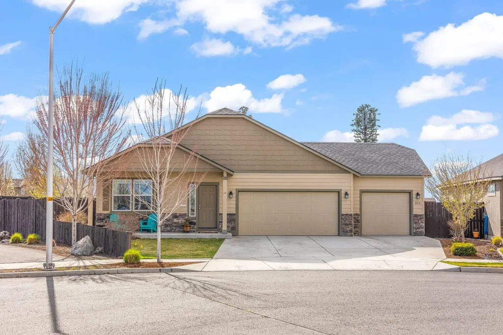 833 NW 26th Way Redmond OR 97756
