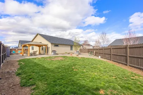 833 NW 26th Way Redmond OR 97756