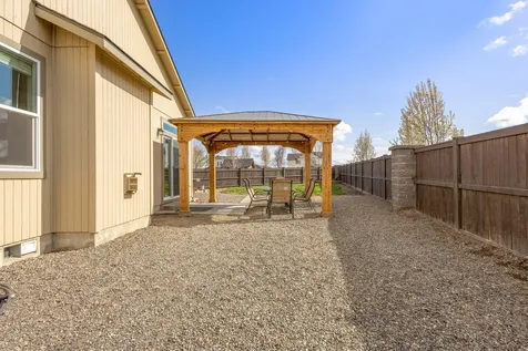 833 NW 26th Way Redmond OR 97756