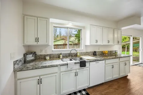 101 Jason Way Grants Pass OR 97527