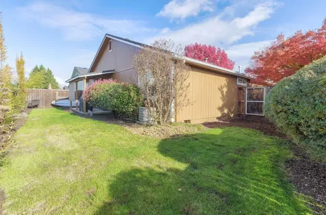2452 Parkwood Village Lane Central Point OR 97502