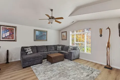 2452 Parkwood Village Lane Central Point OR 97502