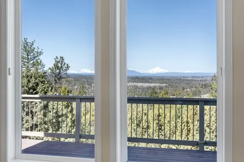 3615 NW Falcon Ridge Bend OR 97703