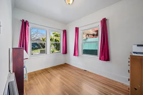 2025 Earle Street Klamath Falls OR 97601