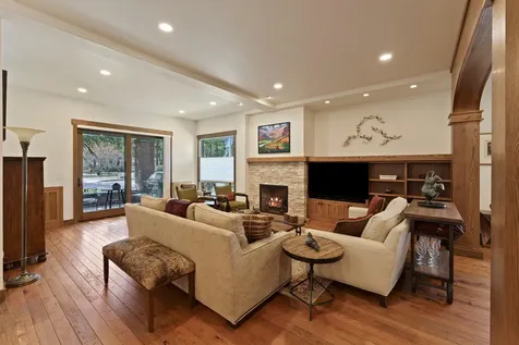 2559 NW Crossing Drive Bend OR 97703
