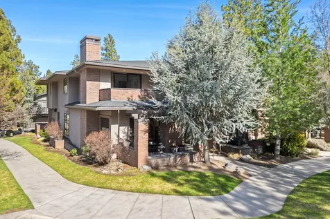 2559 NW Crossing Drive Bend OR 97703