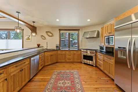 2559 NW Crossing Drive Bend OR 97703