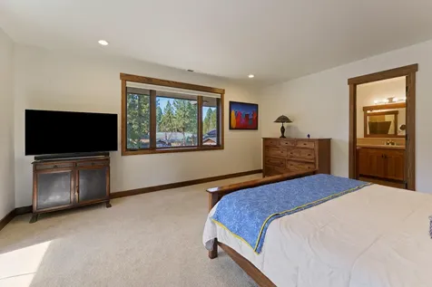 2559 NW Crossing Drive Bend OR 97703