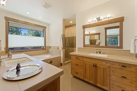2559 NW Crossing Drive Bend OR 97703