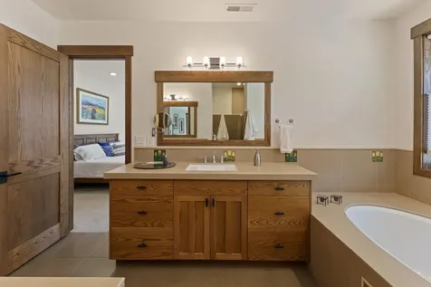 2559 NW Crossing Drive Bend OR 97703