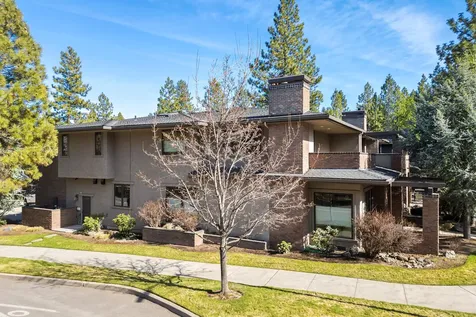 2559 NW Crossing Drive Bend OR 97703