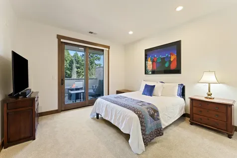 2559 NW Crossing Drive Bend OR 97703