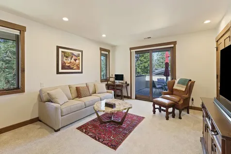 2559 NW Crossing Drive Bend OR 97703