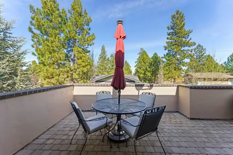 2559 NW Crossing Drive Bend OR 97703