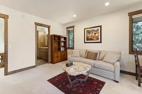 2559 NW Crossing Drive Bend OR 97703