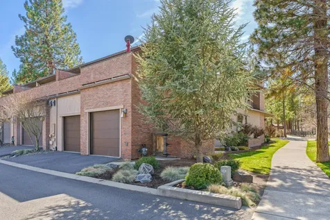 2559 NW Crossing Drive Bend OR 97703