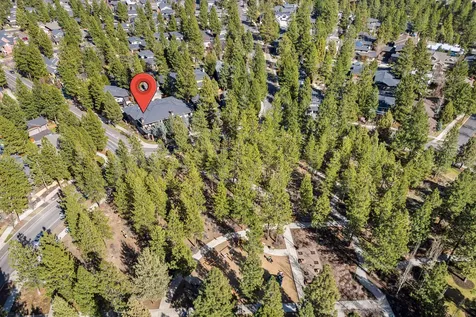 2559 NW Crossing Drive Bend OR 97703
