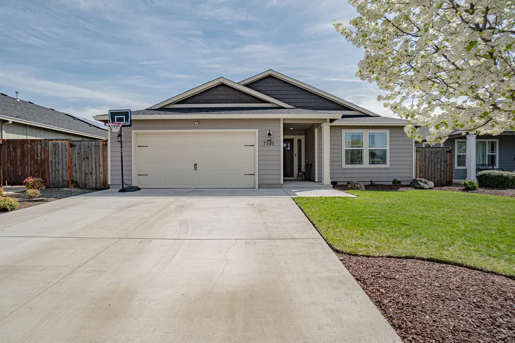 7590 27th Street White City OR 97503