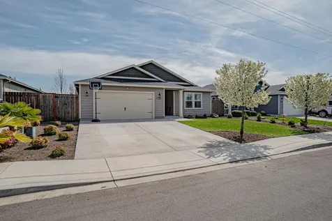 7590 27th Street White City OR 97503