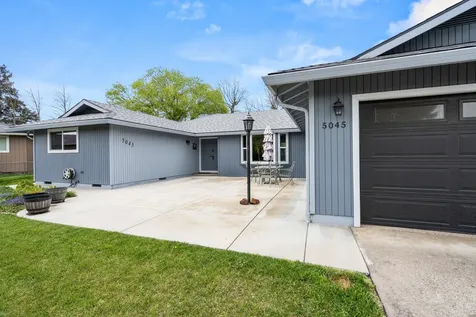 5045 Crestwood Avenue Central Point OR 97502