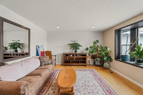 5045 Crestwood Avenue Central Point OR 97502