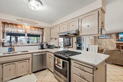 5045 Crestwood Avenue Central Point OR 97502