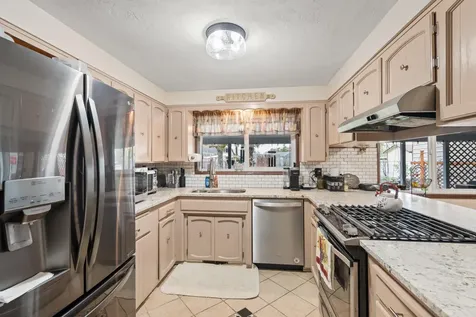 5045 Crestwood Avenue Central Point OR 97502