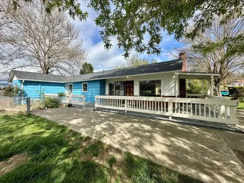 401 Oregon Terrace Medford OR 97504