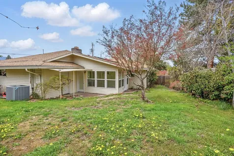 417 Eastwood Drive Medford OR 97504