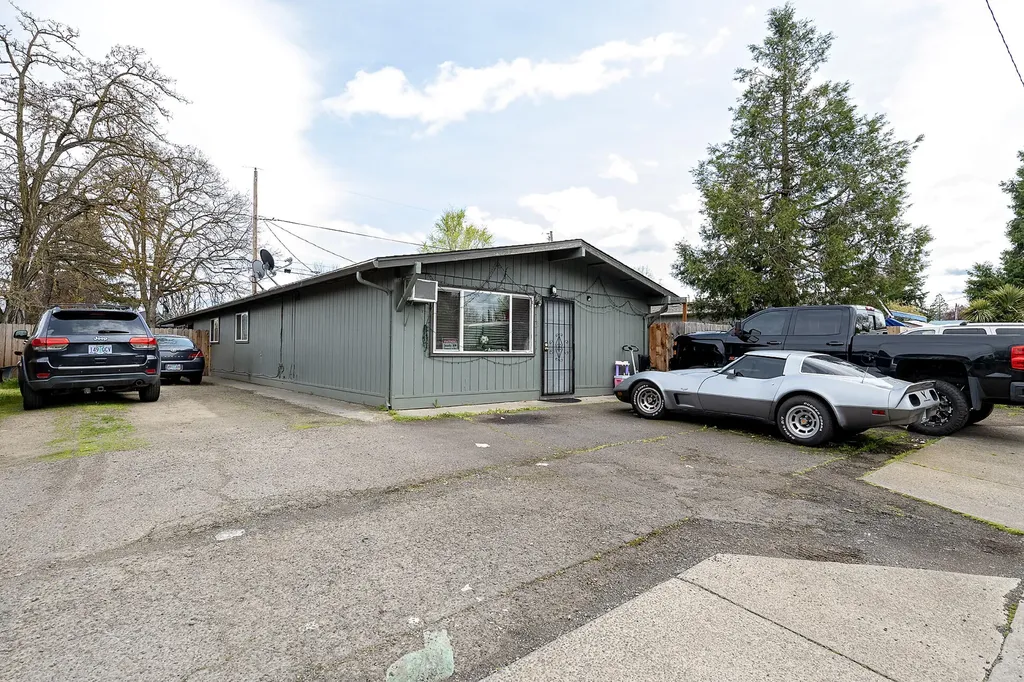 183 Lewis Avenue Medford OR 97501