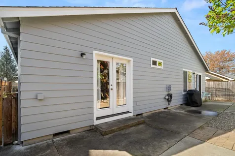 3460 Poppywoods Drive Medford OR 97504