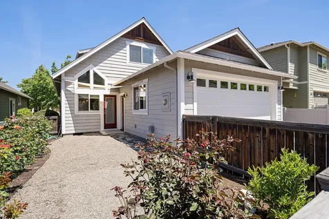 346 Stoneridge Avenue Ashland OR 97520