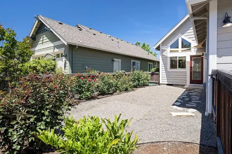 346 Stoneridge Avenue Ashland OR 97520