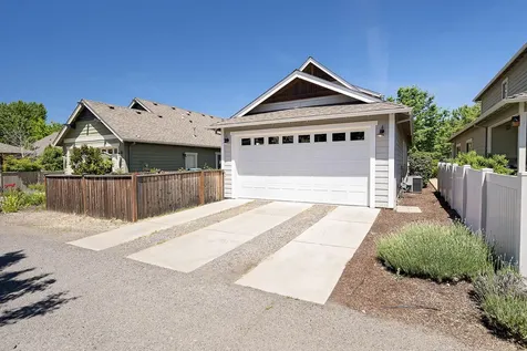346 Stoneridge Avenue Ashland OR 97520