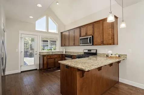 346 Stoneridge Avenue Ashland OR 97520