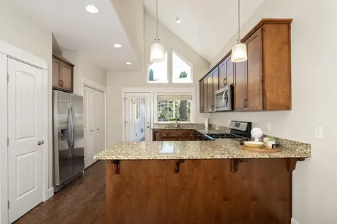 346 Stoneridge Avenue Ashland OR 97520