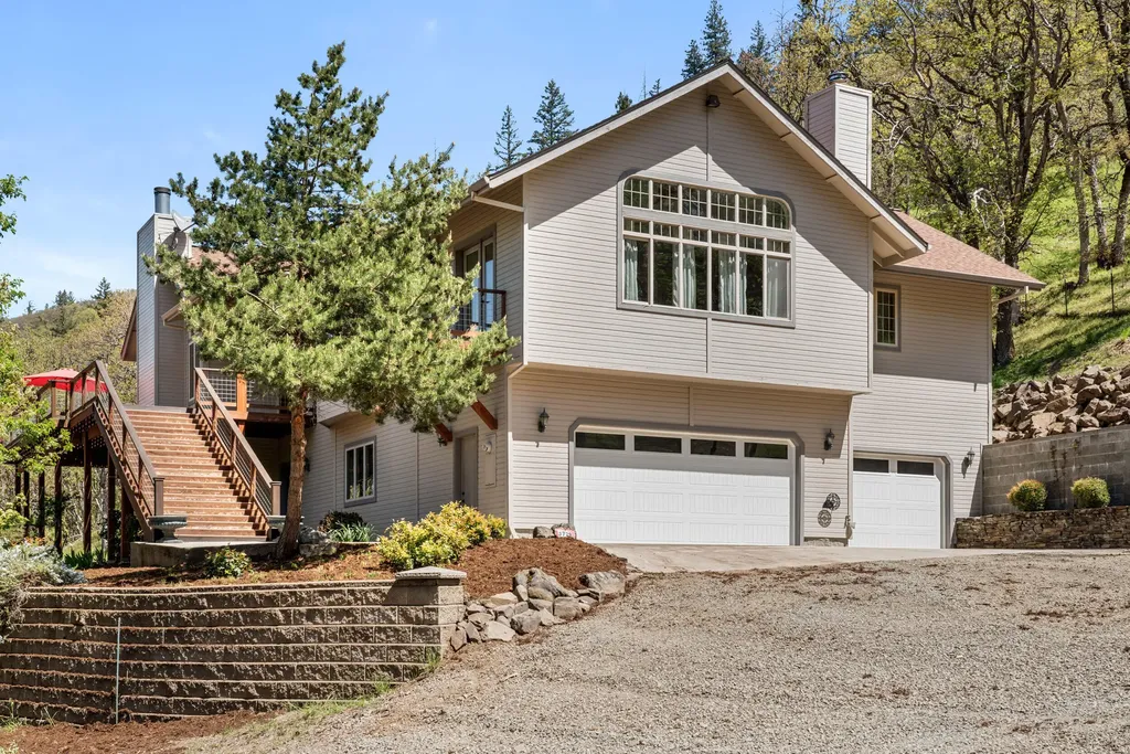 3729 Old Highway 99 S Ashland OR 97520