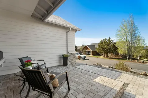 608 Highland Meadow Loop Redmond OR 97756