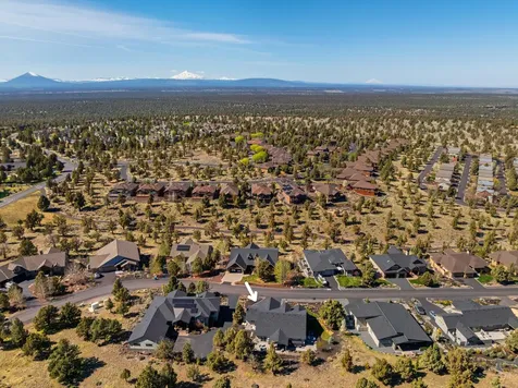 608 Highland Meadow Loop Redmond OR 97756
