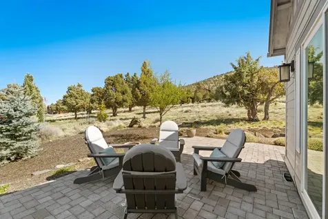 608 Highland Meadow Loop Redmond OR 97756