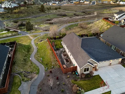 939 NE Hudspeth Circle Prineville OR 97754